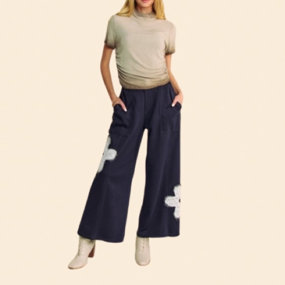 New Floral Patchwork Detail Front Pocketed Elastic Back French Terry Easy Pants - Picture 2 of 9